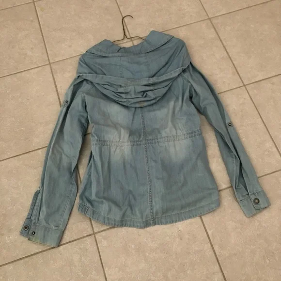 Denim spring jacket - Picture 2 of 3